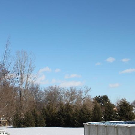 Auberge - Motel Le Pigeonnier Farnham ภายนอก รูปภาพ