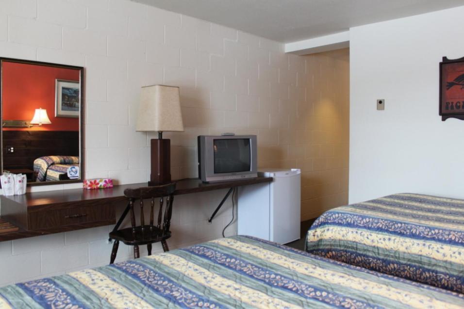 Auberge - Motel Le Pigeonnier Farnham ห้อง รูปภาพ