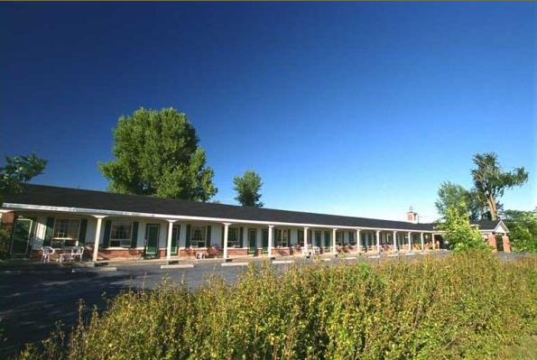 Auberge - Motel Le Pigeonnier Farnham ภายนอก รูปภาพ