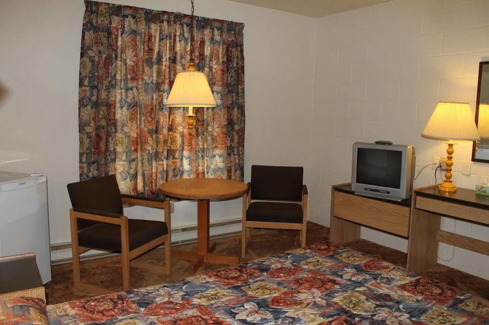 Auberge - Motel Le Pigeonnier Farnham ภายนอก รูปภาพ